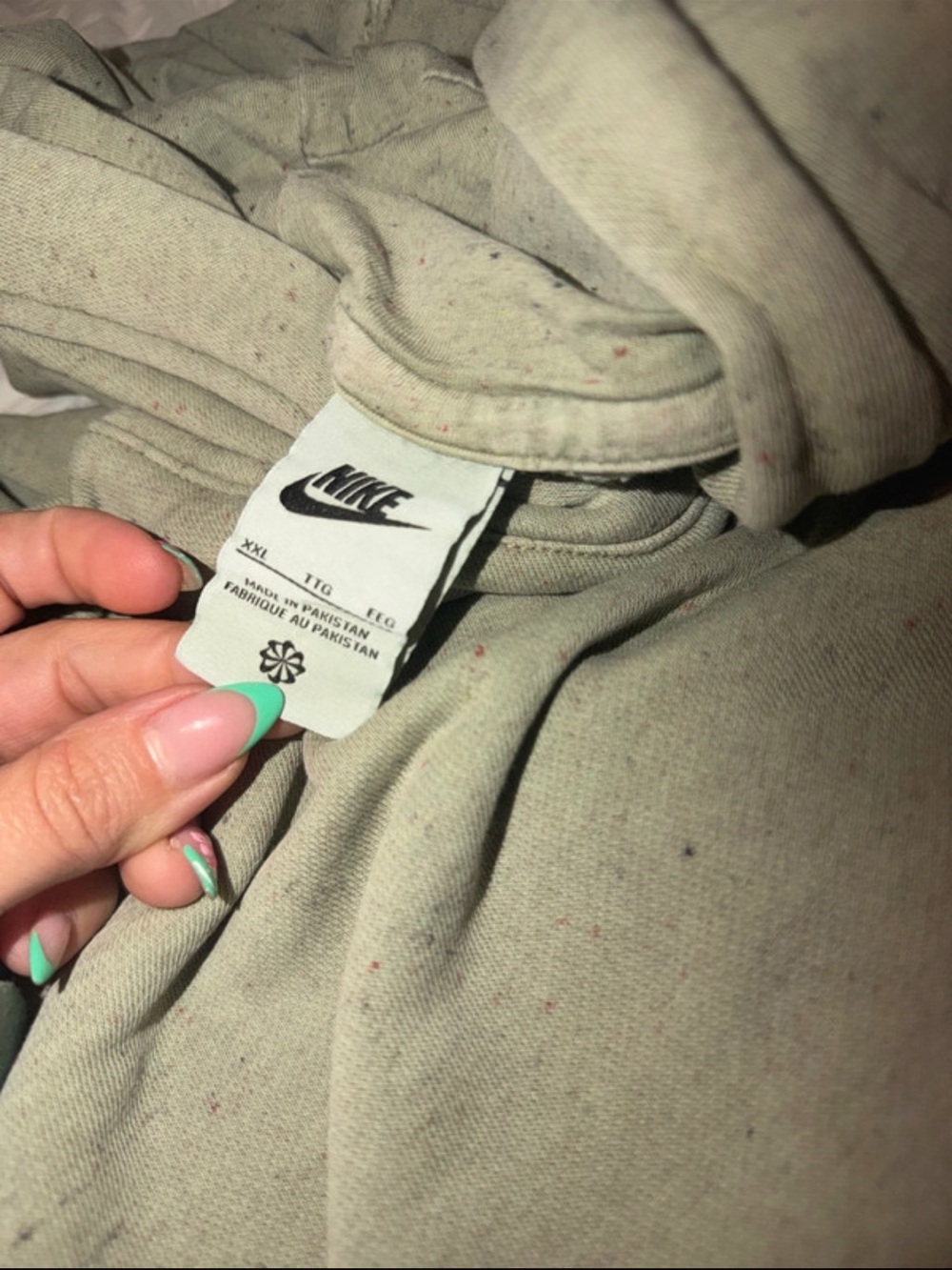 Nike Men’s Sage Green Pullover Hoodie - Picture 5 of 5